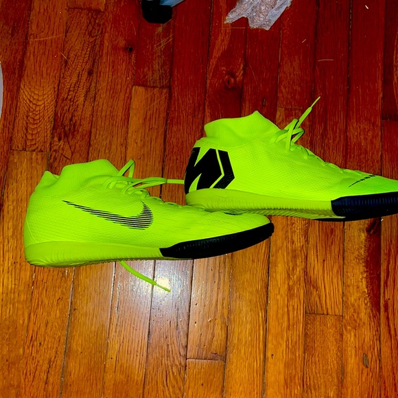 COPY - Men’s Nike Mercurial Indoor Soccer Cleats. Size 12 - Picture 2 of 3